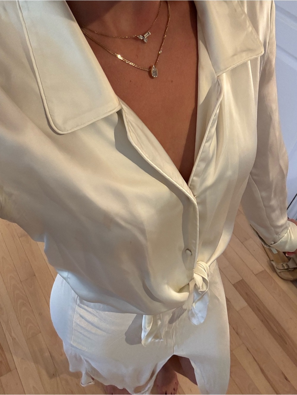 Aritzia Satin Button-Front Tie Hem Women's Top - Cream